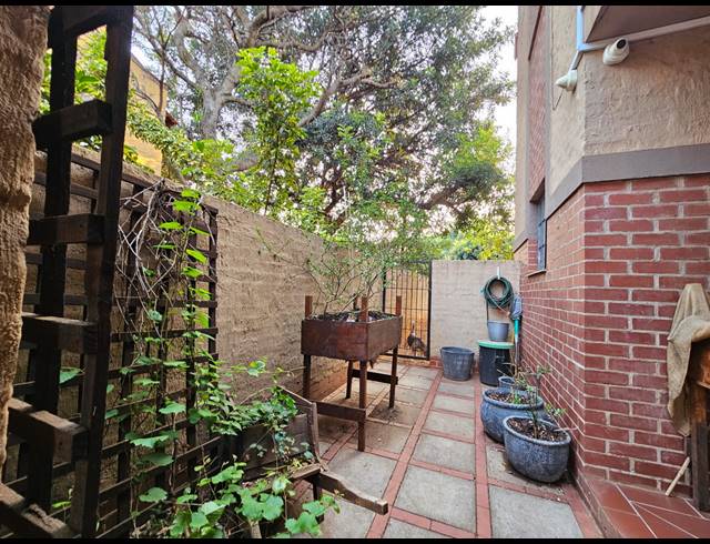 3 BEDROOM APARTMENT FOR SALE IN SAFARI GARDENS